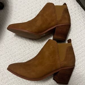 Ladies dolce vita boots size 7